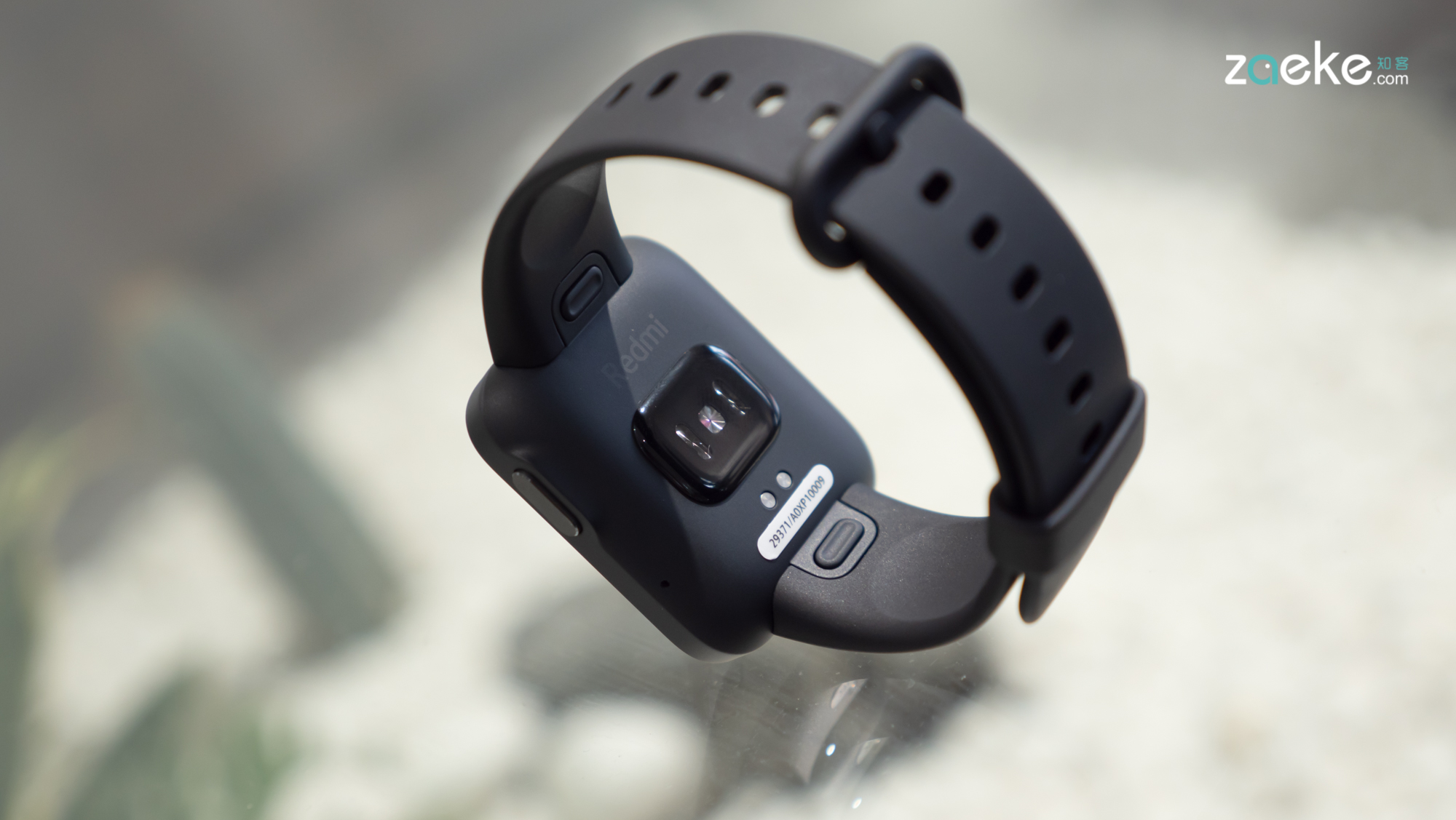 轻盈如手环的 redmi watch小方屏,把出众的佩戴体验献给用户