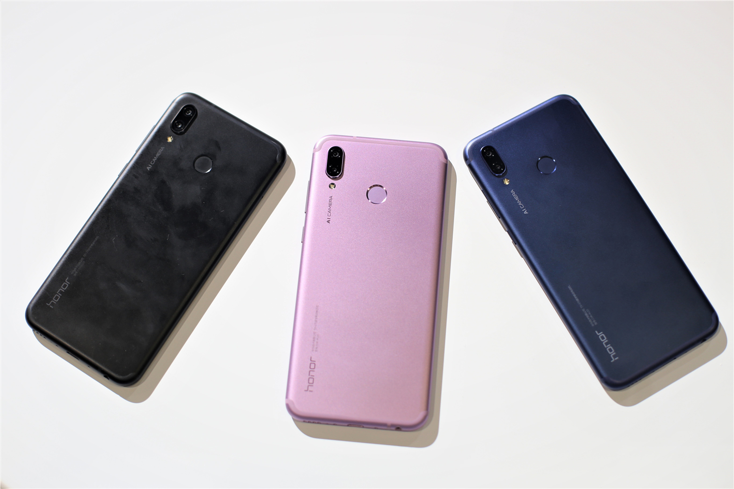 华为&荣耀全系机型gpu将集体"开挂",荣耀play优先"吃螃蟹"