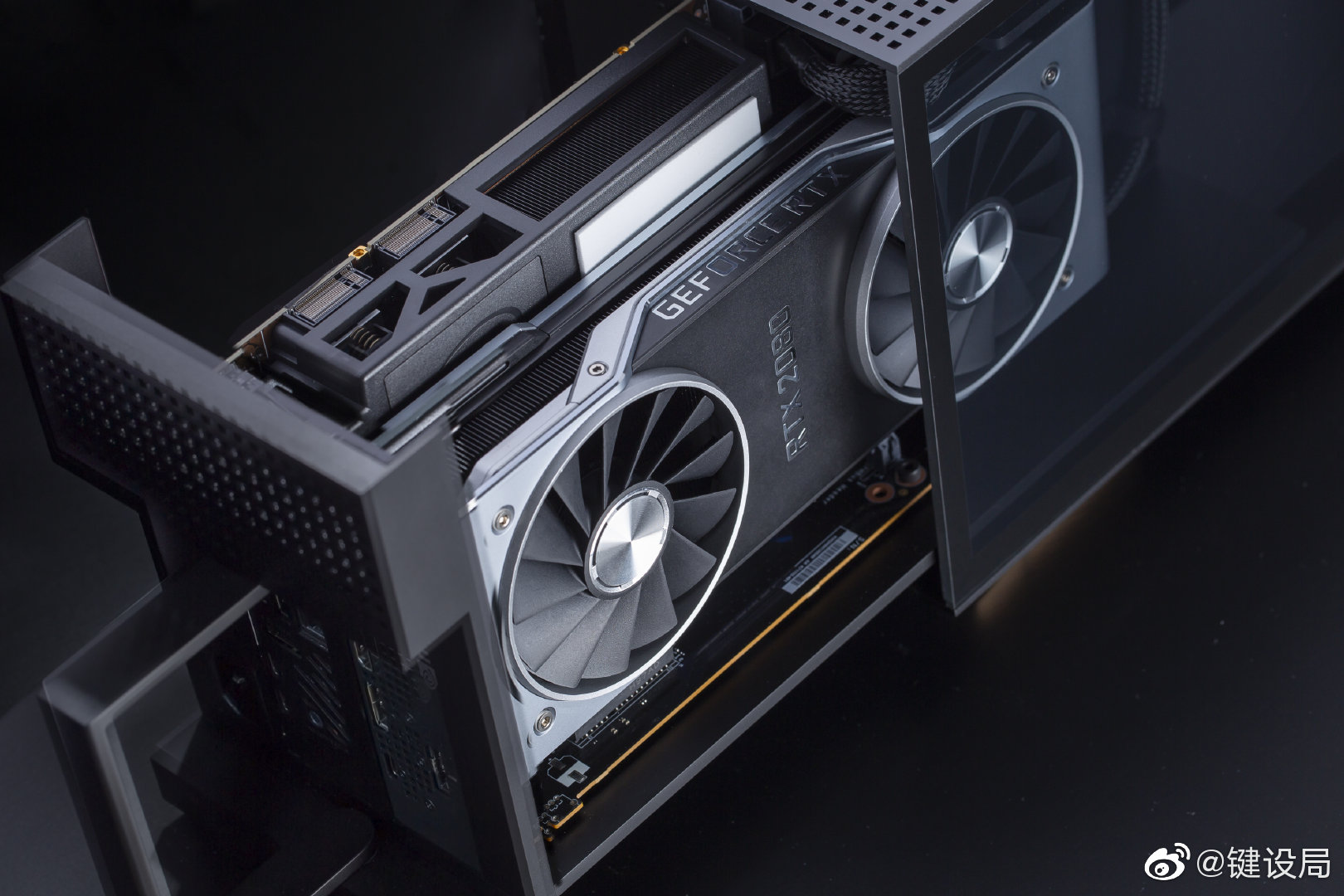 重新定义性能钢炮,雷蛇战斧游戏台式机登场