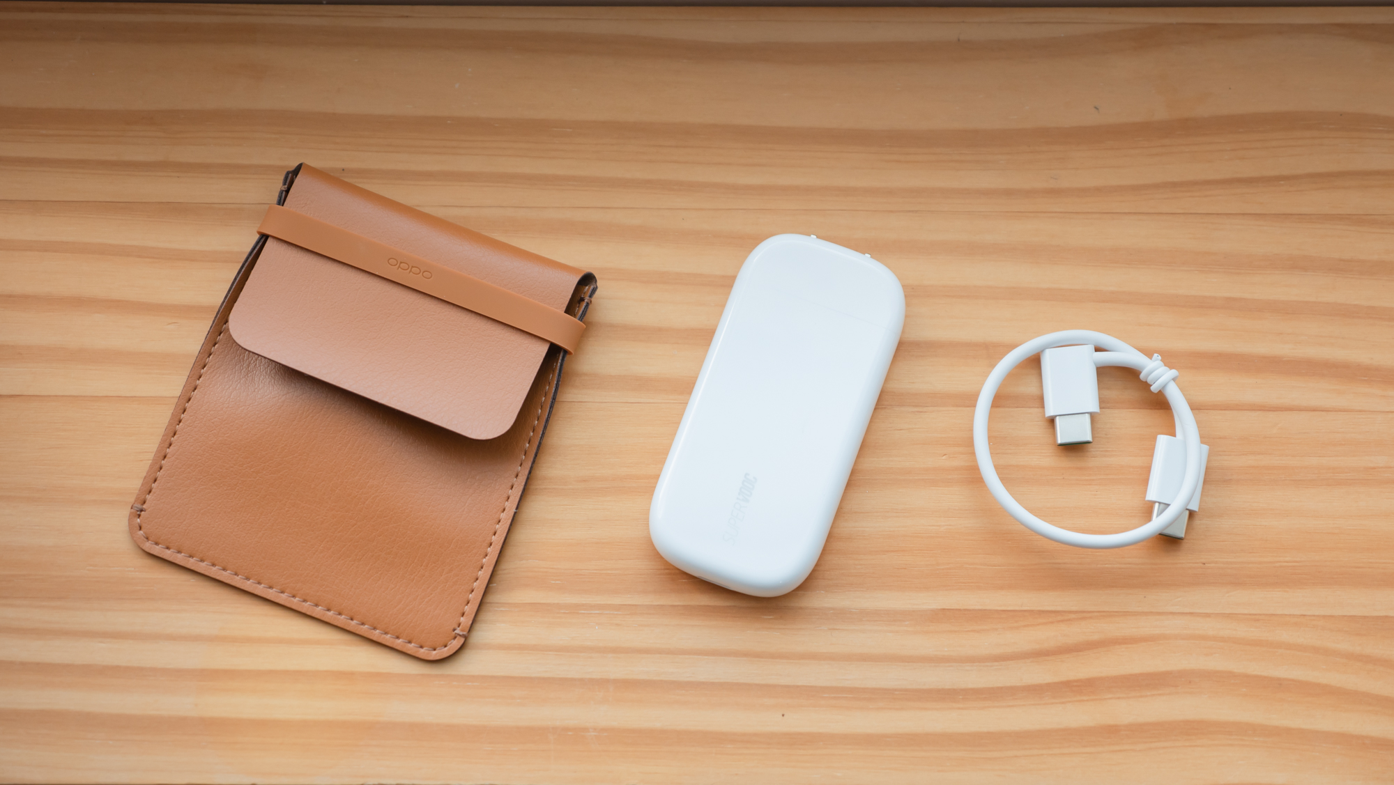 睁大眼睛看oppo50w饼干超闪充电器表演四两拨千斤