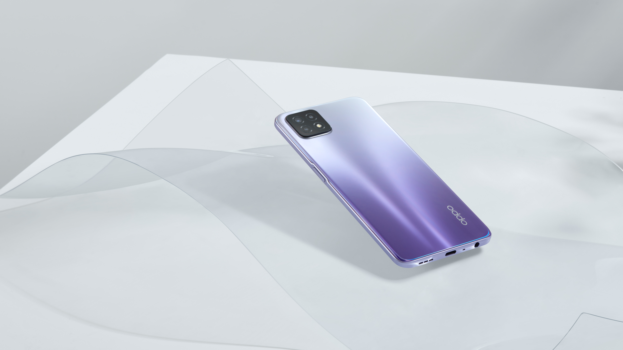 最后,oppo a53拥有秘夜黑,流光紫和湖水绿这三种配色可供选择,暂时只