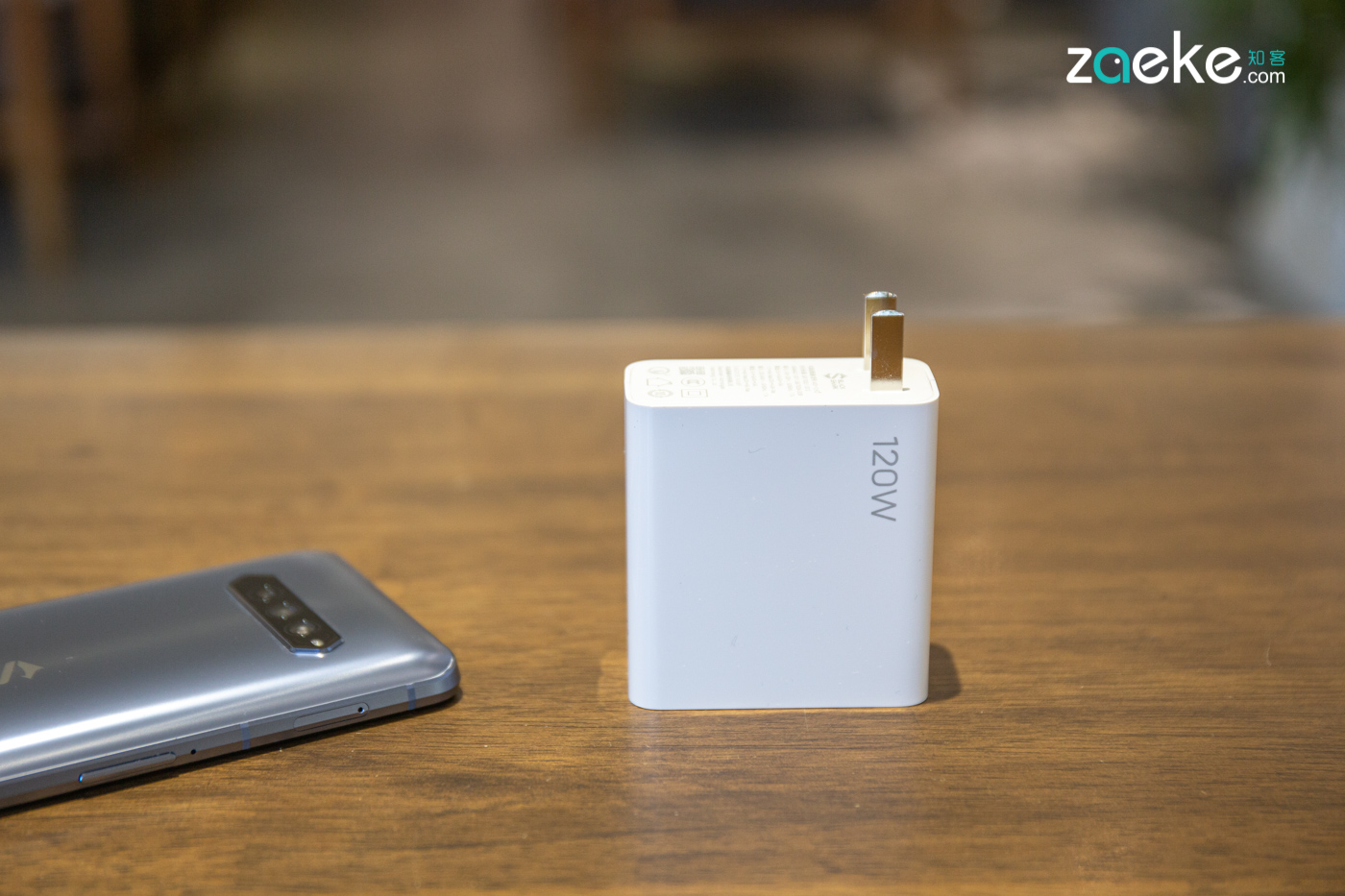 黑鲨4系列评测少了些电竞味多了个必杀技