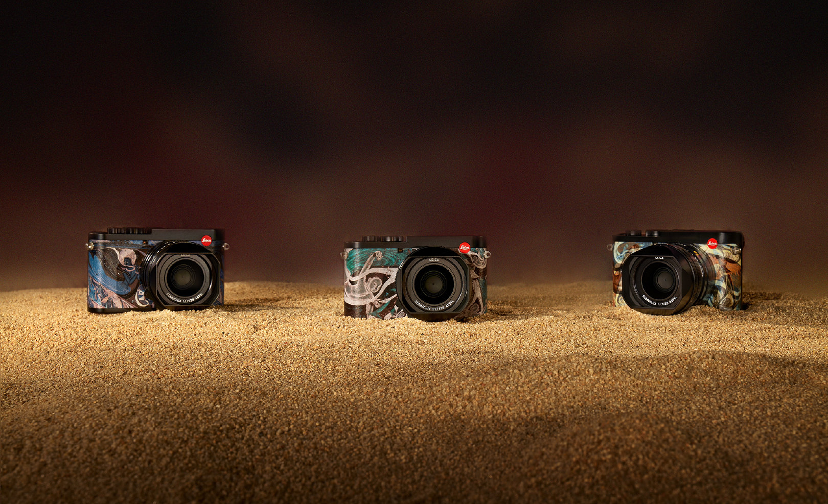 徕卡q2敦煌特别限量版相机发布,配色取自敦煌壁画
